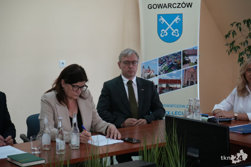 Gmina Gowarczów otrzymała środki na termomodernizację czterech obiektów [wideo, zdjęcia]