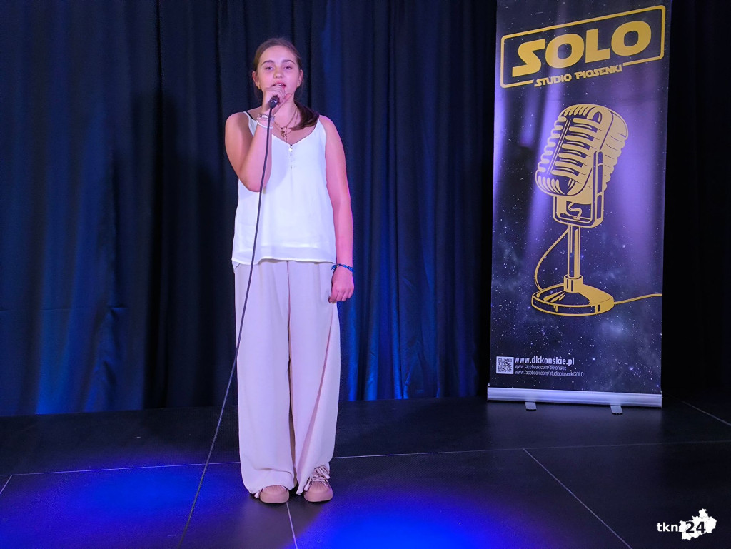 Muzyczne zwieńczenie roku w Koneckim Centrum Kultury. Koncert Studia Piosenki SOLO [wideo, zdjęcia]