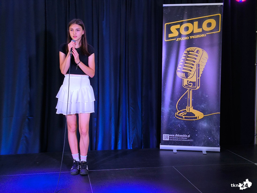 Muzyczne zwieńczenie roku w Koneckim Centrum Kultury. Koncert Studia Piosenki SOLO [wideo, zdjęcia]