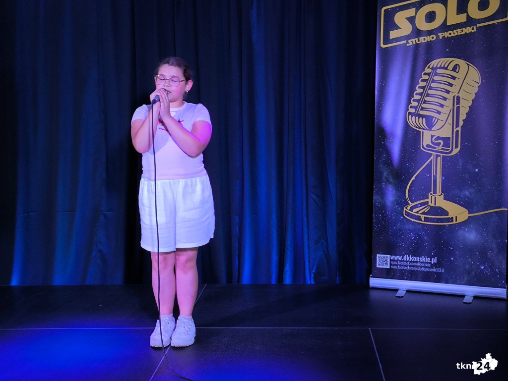 Muzyczne zwieńczenie roku w Koneckim Centrum Kultury. Koncert Studia Piosenki SOLO [wideo, zdjęcia]