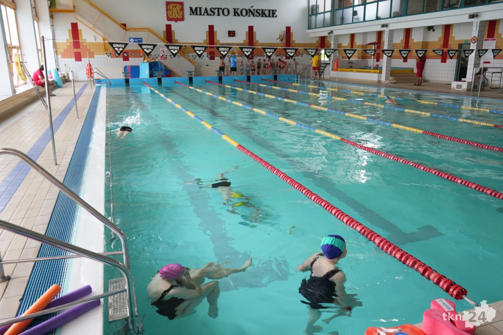 Dzień Dziecka na sportowo w Pływalni Miejskiej w Końskich [wideo, zdjęcia]