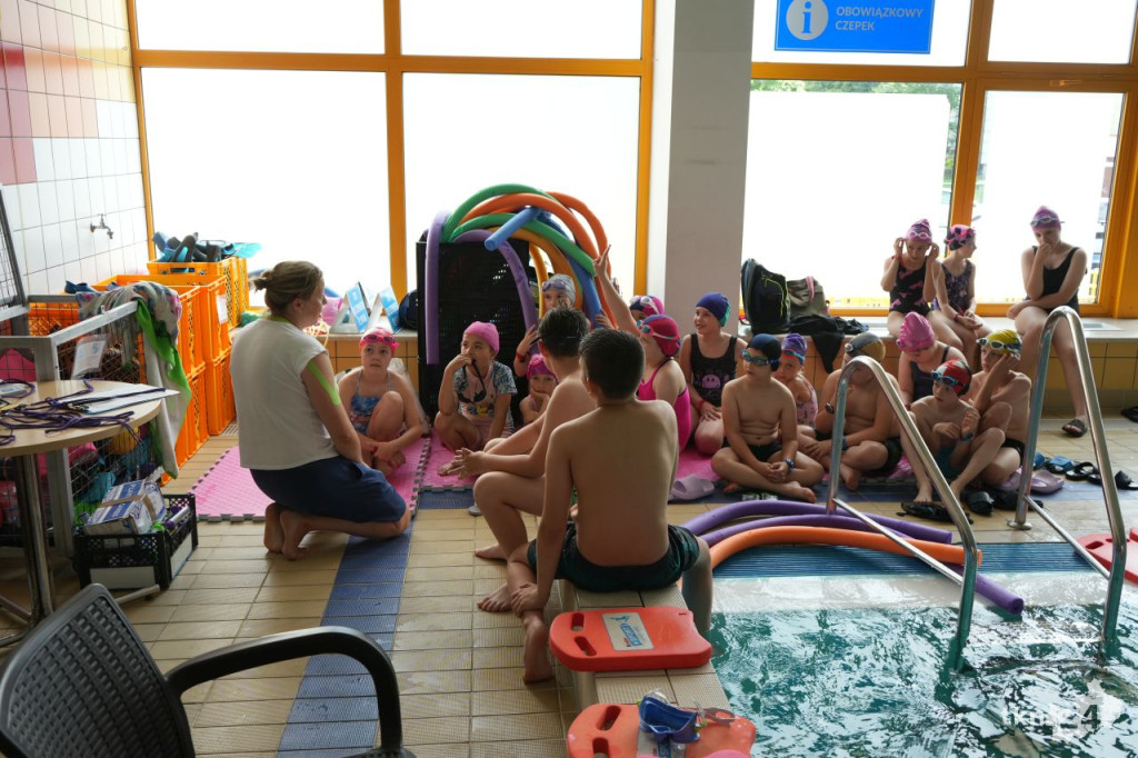 Dzień Dziecka na sportowo w Pływalni Miejskiej w Końskich [wideo, zdjęcia]