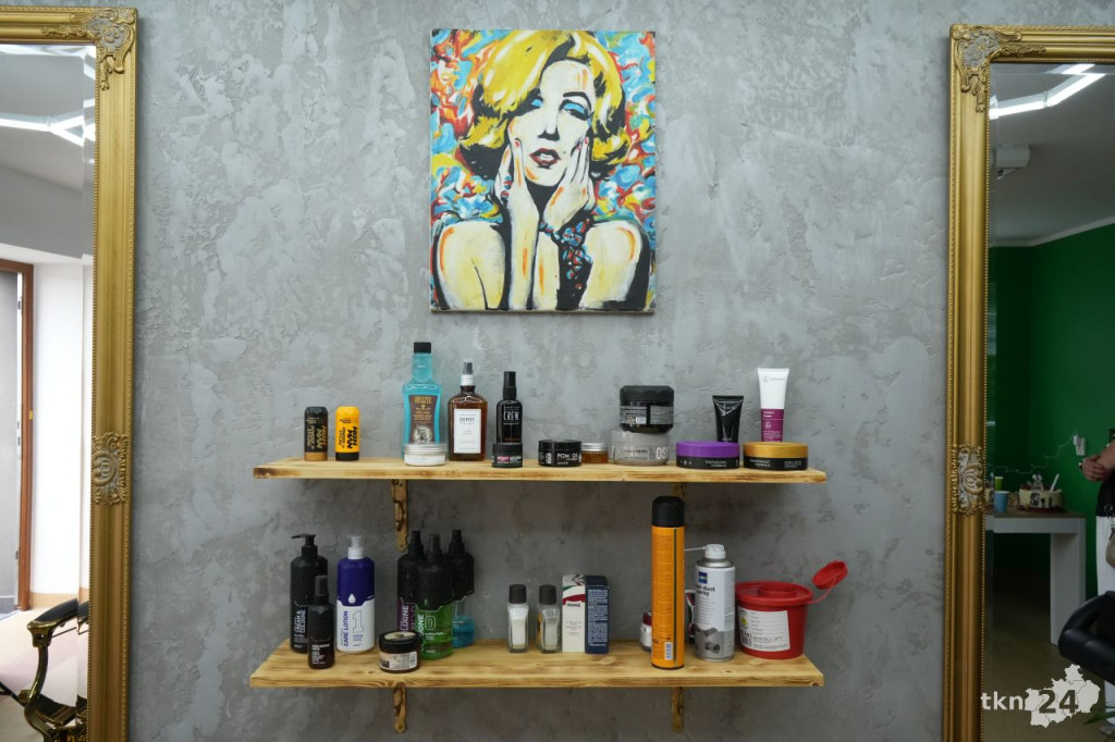Szukasz dobrego męskiego fryzjera lub barbera? Odwiedź LA Barber w Smykowie! [zdjęcia]
