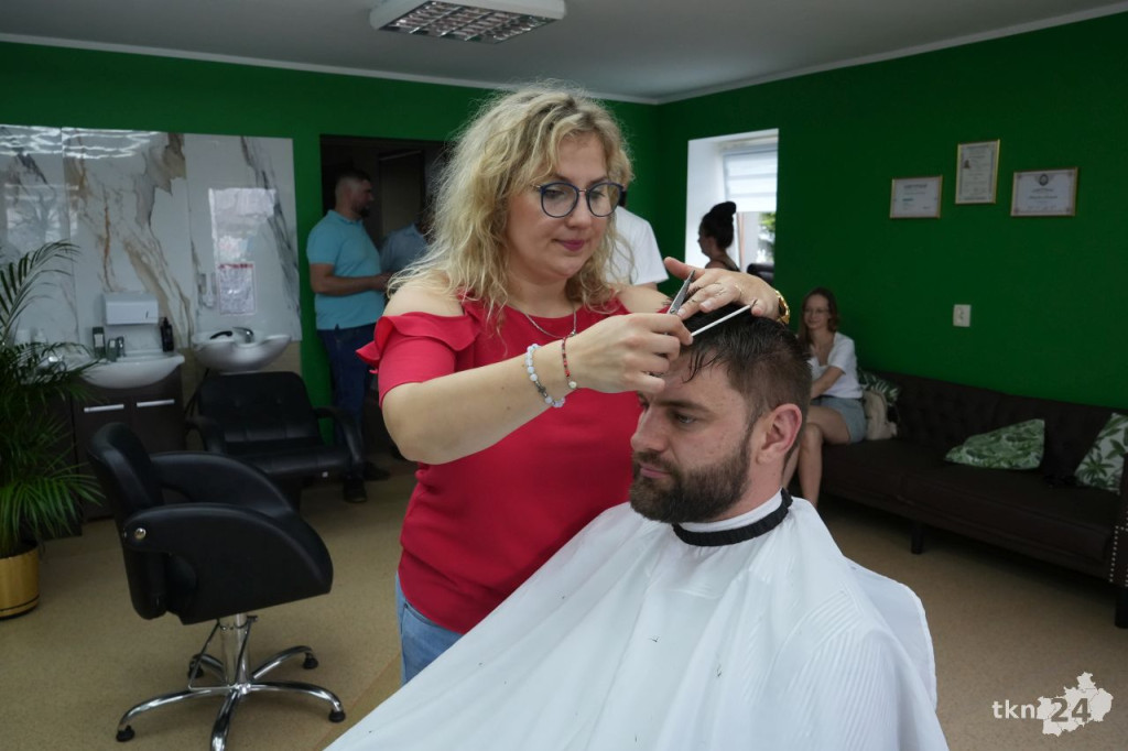 Szukasz dobrego męskiego fryzjera lub barbera? Odwiedź LA Barber w Smykowie! [zdjęcia]