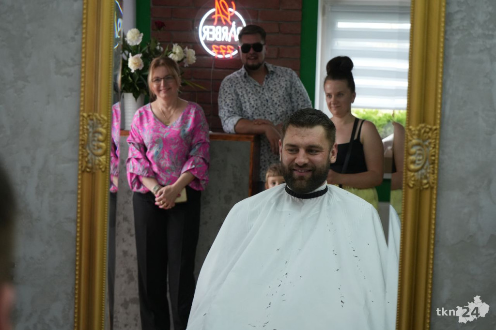Szukasz dobrego męskiego fryzjera lub barbera? Odwiedź LA Barber w Smykowie! [zdjęcia]