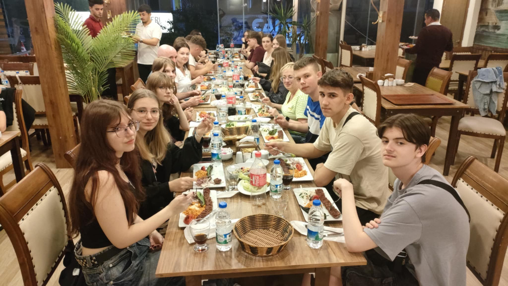 Młodzież z ZSP w Stąporkowie rozwijała swoje kompetencje w Turcji [zdjęcia]