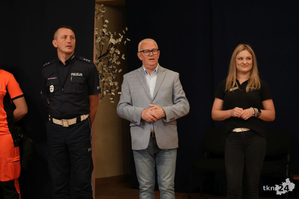 O bezpieczeństwie najmłodszych w podróży edukowali w koneckiej szkole [wideo, zdjęcia]