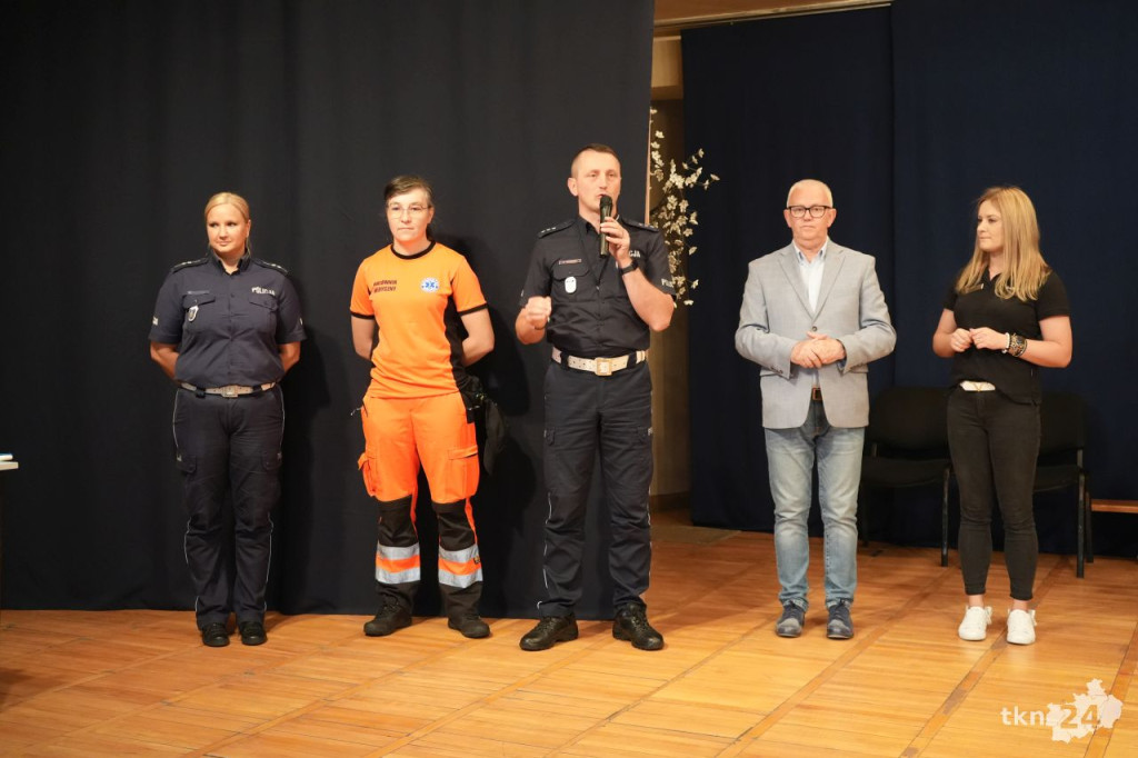 O bezpieczeństwie najmłodszych w podróży edukowali w koneckiej szkole [wideo, zdjęcia]