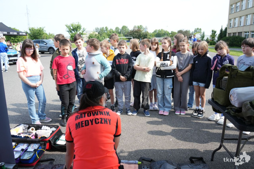 O bezpieczeństwie najmłodszych w podróży edukowali w koneckiej szkole [wideo, zdjęcia]