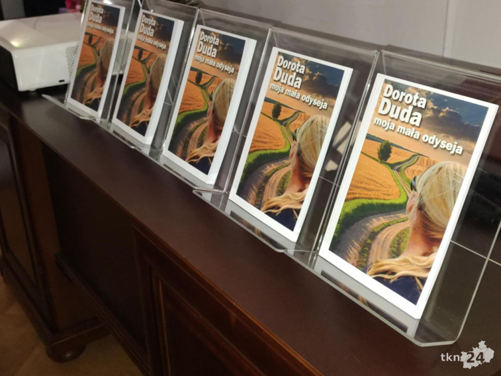Moja mała odyseja Doroty Dudy. Wieczór autorski w koneckiej bibliotece