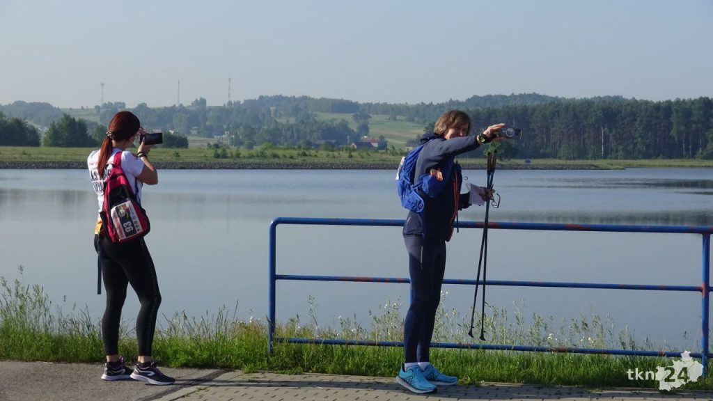Najwytrwalsi piechurzy maszerują po Konecczyźnie [wideo, zdjęcia]