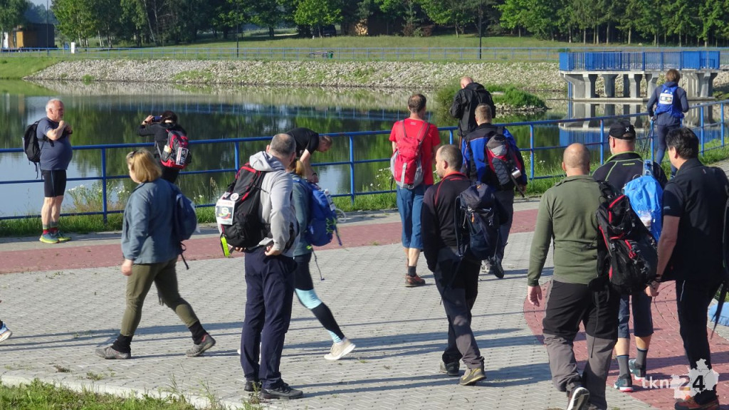 Najwytrwalsi piechurzy maszerują po Konecczyźnie [wideo, zdjęcia]