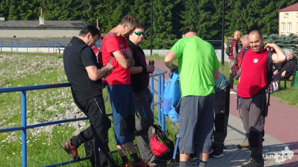 Najwytrwalsi piechurzy maszerują po Konecczyźnie [wideo, zdjęcia]