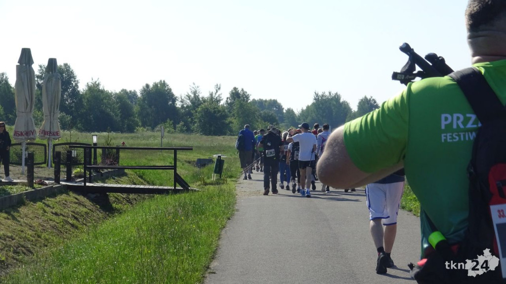 Najwytrwalsi piechurzy maszerują po Konecczyźnie [wideo, zdjęcia]