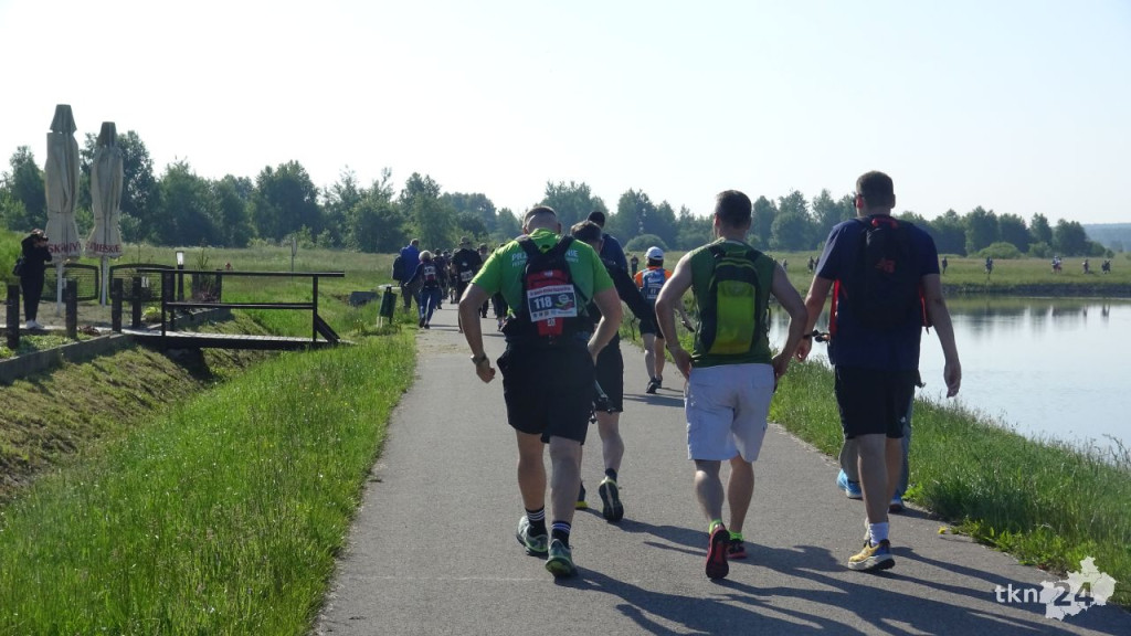 Najwytrwalsi piechurzy maszerują po Konecczyźnie [wideo, zdjęcia]