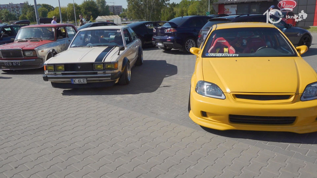 Spotkanie fanów motoryzacji w Końskich. Ze wsparciem dla Oliwki Nowek [wideo, zdjęcia]