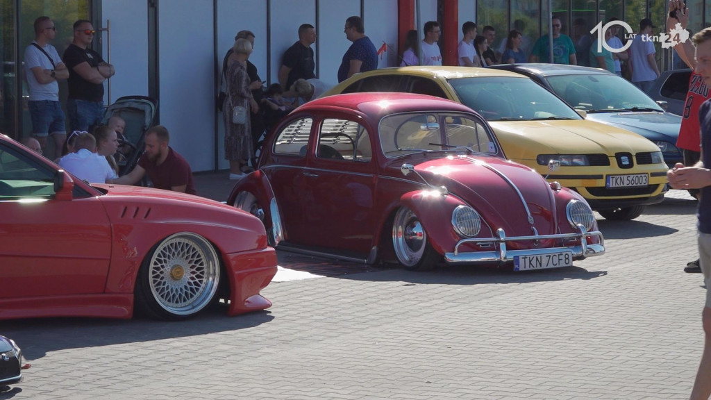 Spotkanie fanów motoryzacji w Końskich. Ze wsparciem dla Oliwki Nowek [wideo, zdjęcia]