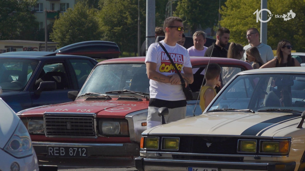 Spotkanie fanów motoryzacji w Końskich. Ze wsparciem dla Oliwki Nowek [wideo, zdjęcia]