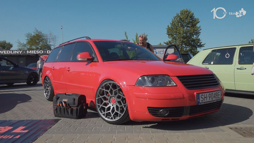 Spotkanie fanów motoryzacji w Końskich. Ze wsparciem dla Oliwki Nowek [wideo, zdjęcia]