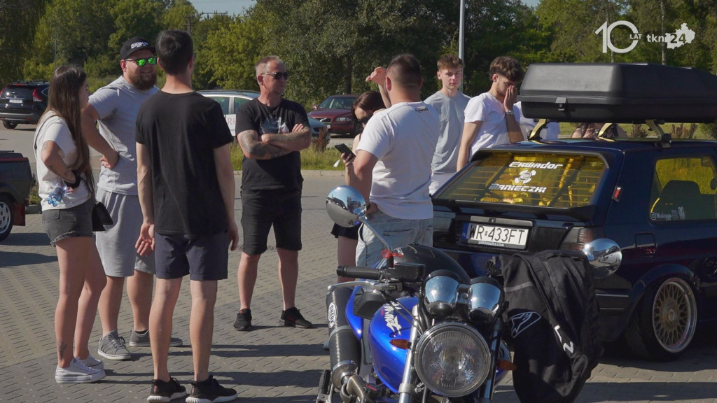 Spotkanie fanów motoryzacji w Końskich. Ze wsparciem dla Oliwki Nowek [wideo, zdjęcia]