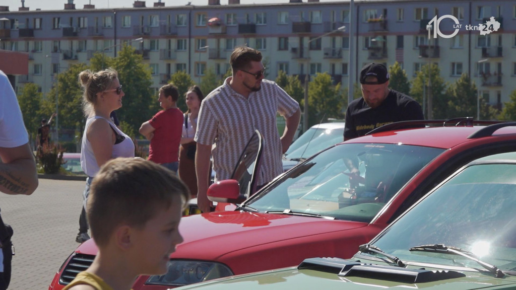 Spotkanie fanów motoryzacji w Końskich. Ze wsparciem dla Oliwki Nowek [wideo, zdjęcia]