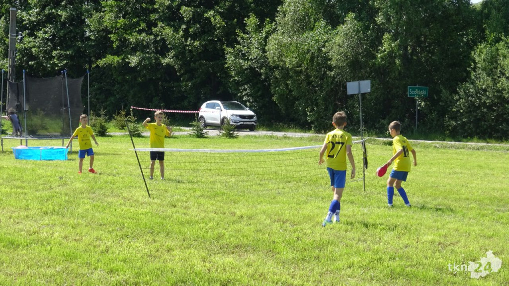 Futbolove lato w Szóstakach. Sport i pomaganie [wideo, zdjęcia]