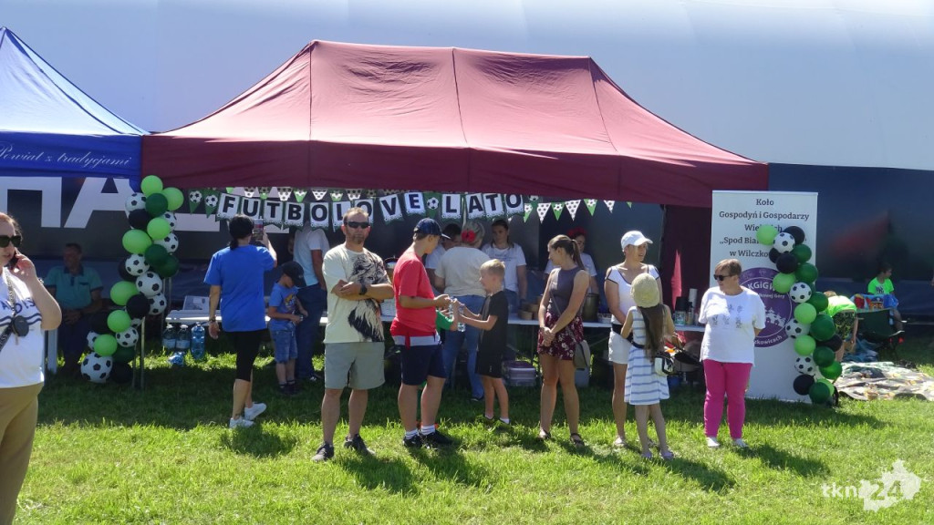 Futbolove lato w Szóstakach. Sport i pomaganie [wideo, zdjęcia]