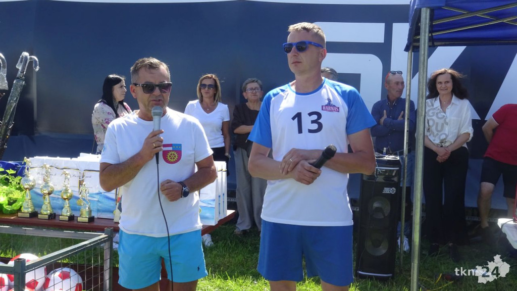 Futbolove lato w Szóstakach. Sport i pomaganie [wideo, zdjęcia]
