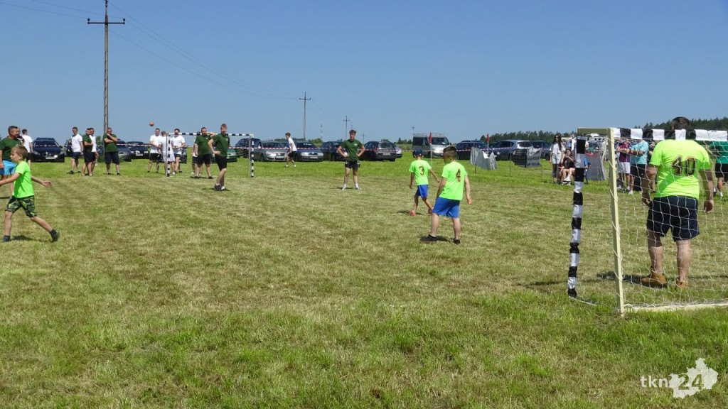 Futbolove lato w Szóstakach. Sport i pomaganie [wideo, zdjęcia]