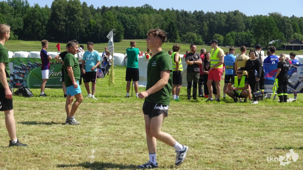 Futbolove lato w Szóstakach. Sport i pomaganie [wideo, zdjęcia]
