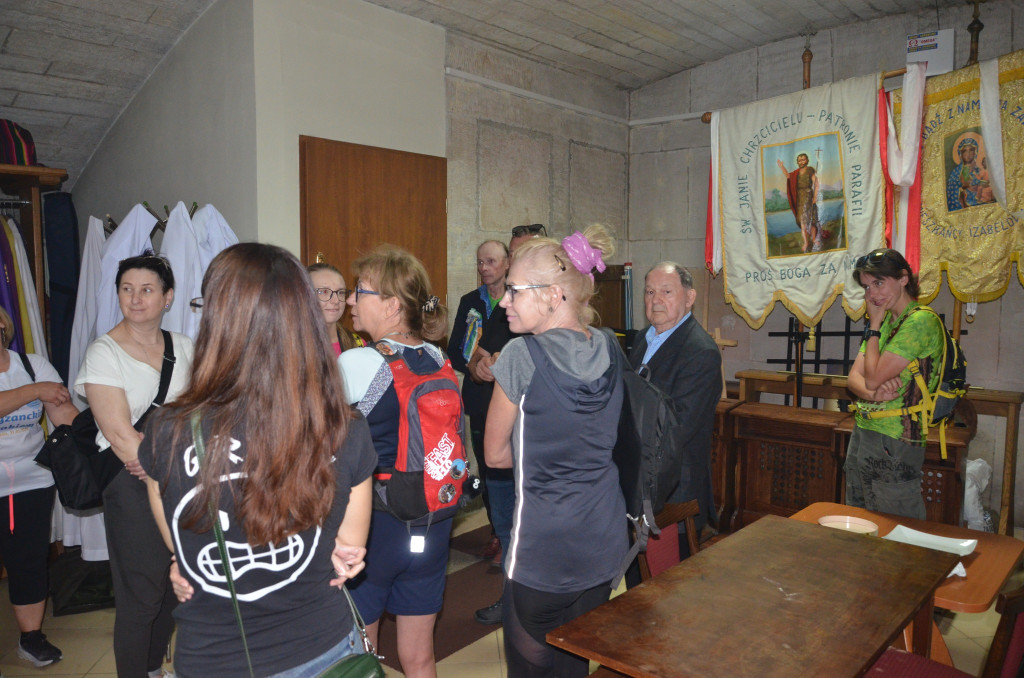 Spacer historyczny z Komisją Opieki nad Zabytkami. Tym razem odwiedzono kościół św. Anny