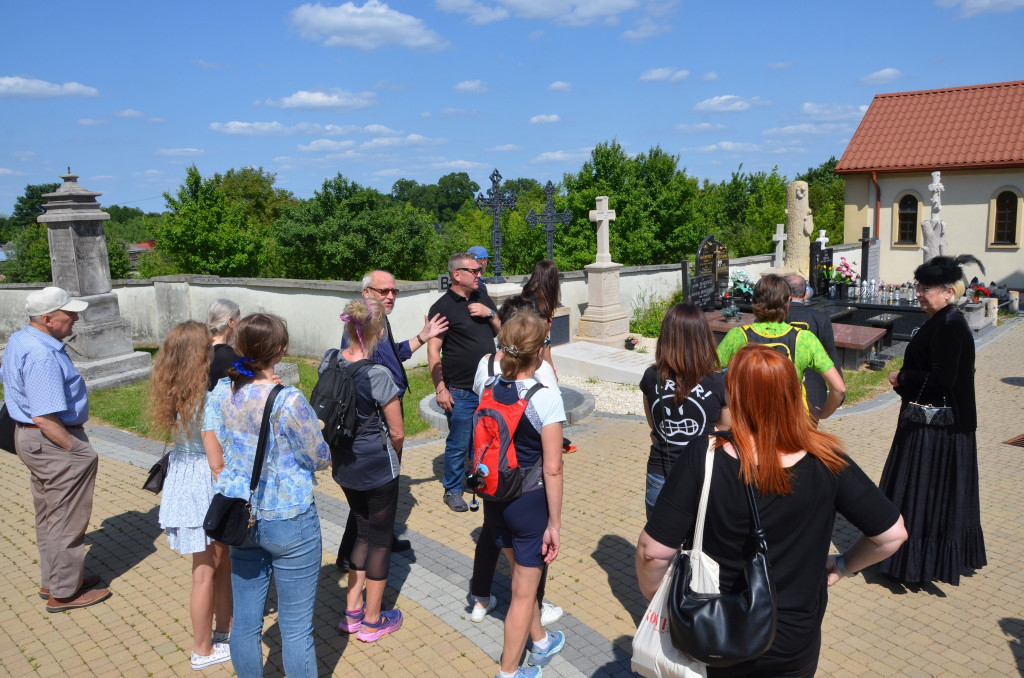 Spacer historyczny z Komisją Opieki nad Zabytkami. Tym razem odwiedzono kościół św. Anny