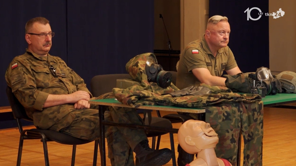 Edukacja z wojskiem. Ciekawe zajęcia w SP 1 Końskie [wideo, zdjęcia]