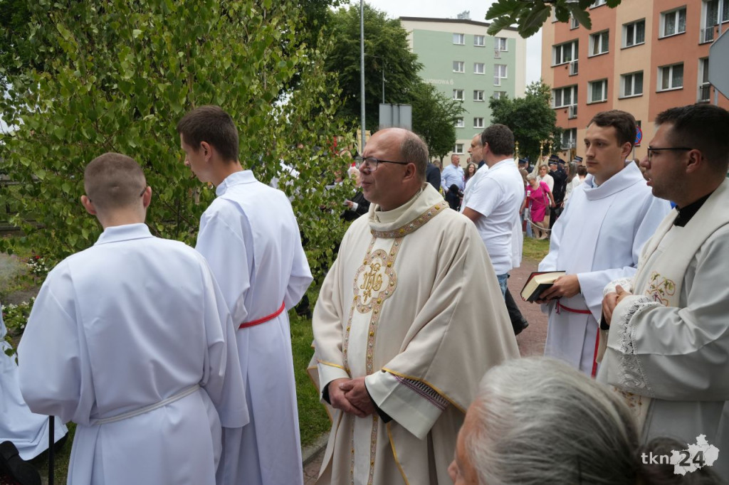 Boże Ciało 2025 w Końskich. Wierni wzięli udział w nabożeństwie i procesji ulicami miasta [wideo, zdjęcia]