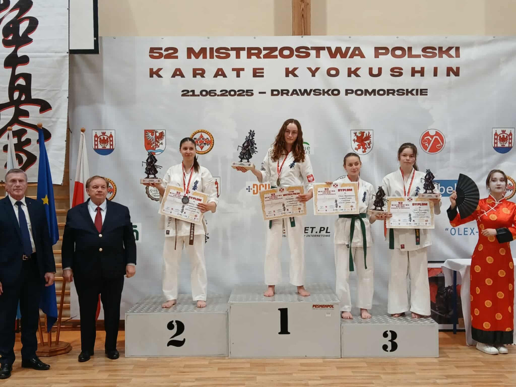Cieszkowska i Sielska mistrzyniami Polski. Świetny turniej dla koneckiego klubu [zdjęcia]