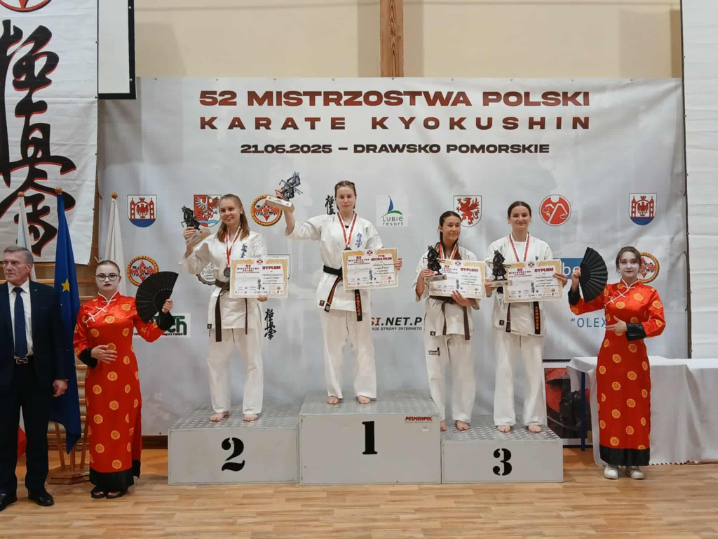 Cieszkowska i Sielska mistrzyniami Polski. Świetny turniej dla koneckiego klubu [zdjęcia]