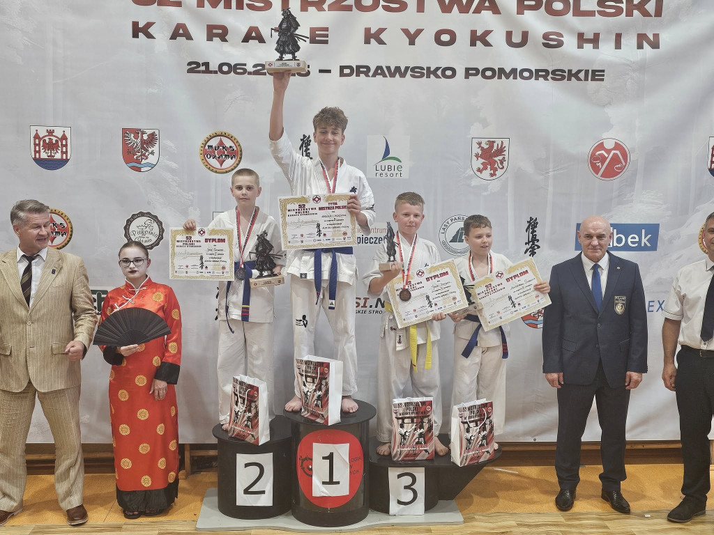 Cieszkowska i Sielska mistrzyniami Polski. Świetny turniej dla koneckiego klubu [zdjęcia]