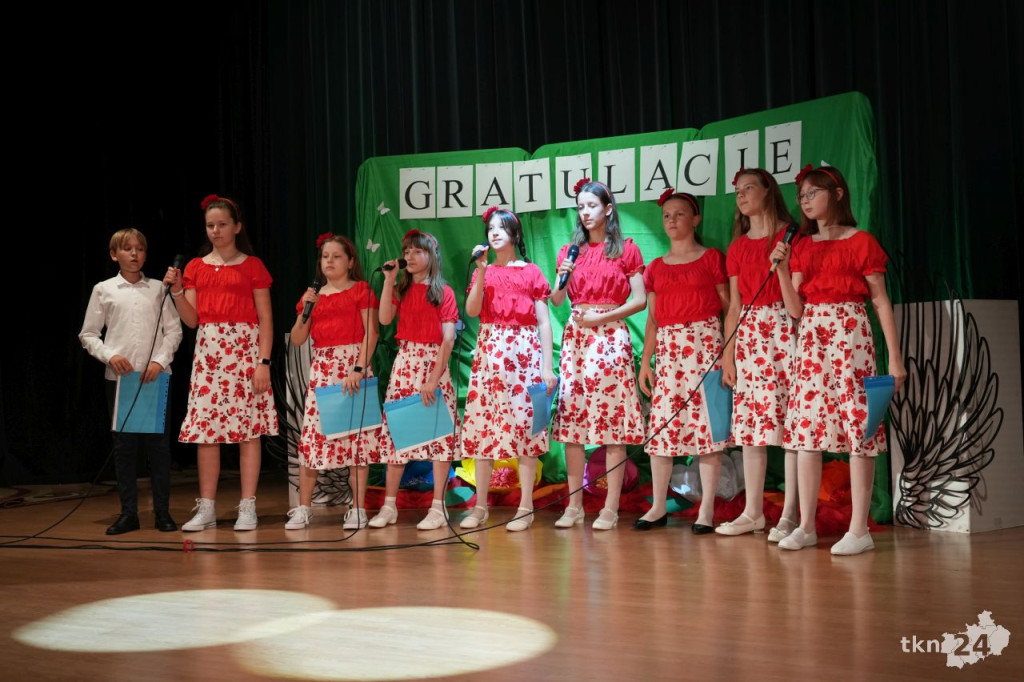 Uroczystość wręczenia stypendiów burmistrza w Stąporkowie [wideo, zdjęcia]