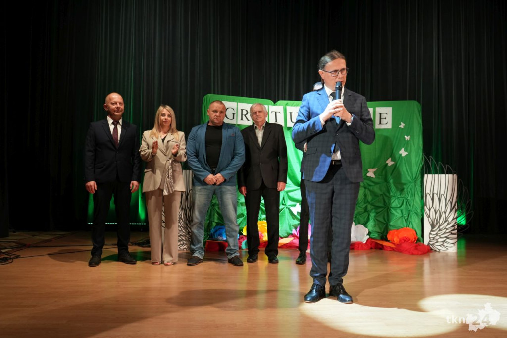 Uroczystość wręczenia stypendiów burmistrza w Stąporkowie [wideo, zdjęcia]