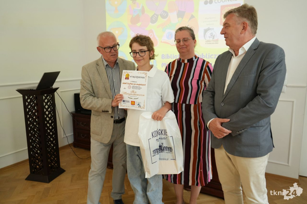 W Bibliotece Publicznej w Końskich podsumowano konkurs `WOW! Czytam po angielsku` [wideo, zdjęcia]