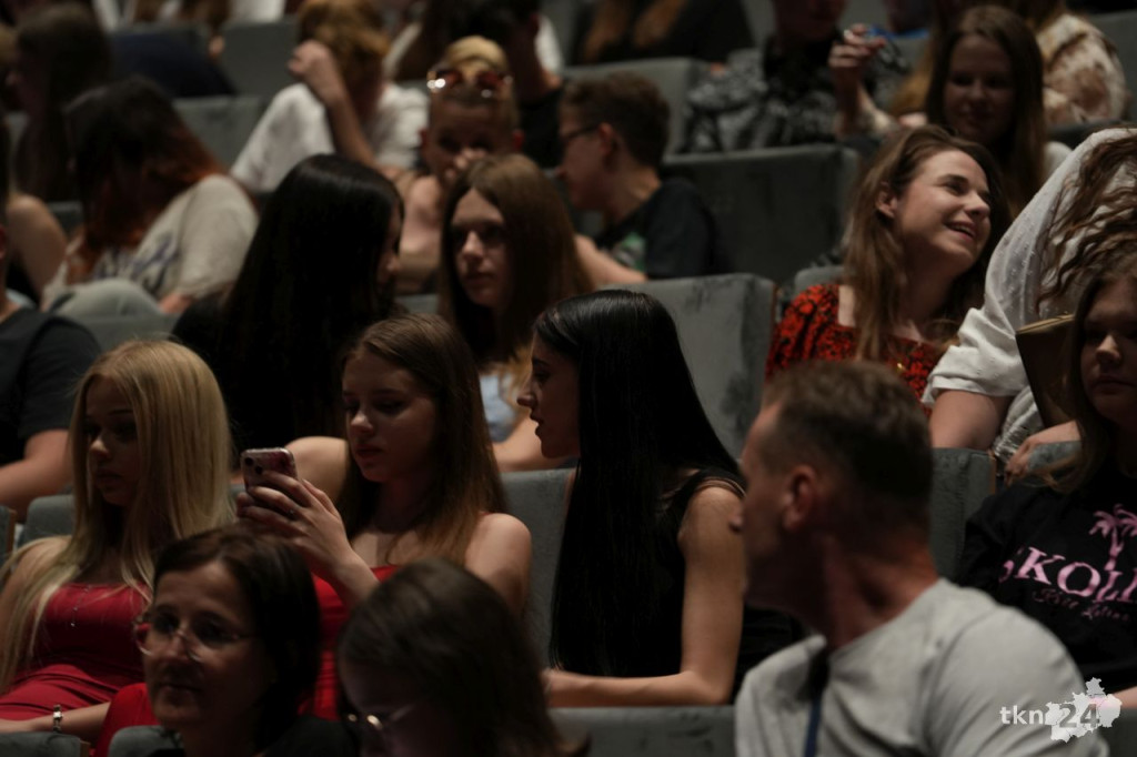 Król Latino wystąpił w Koneckim Centrum Kultury. Tłumy przybyły na koncert Skolima [zdjęcia]