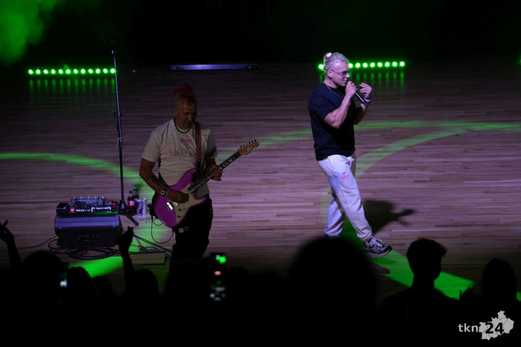 Król Latino wystąpił w Koneckim Centrum Kultury. Tłumy przybyły na koncert Skolima [zdjęcia]