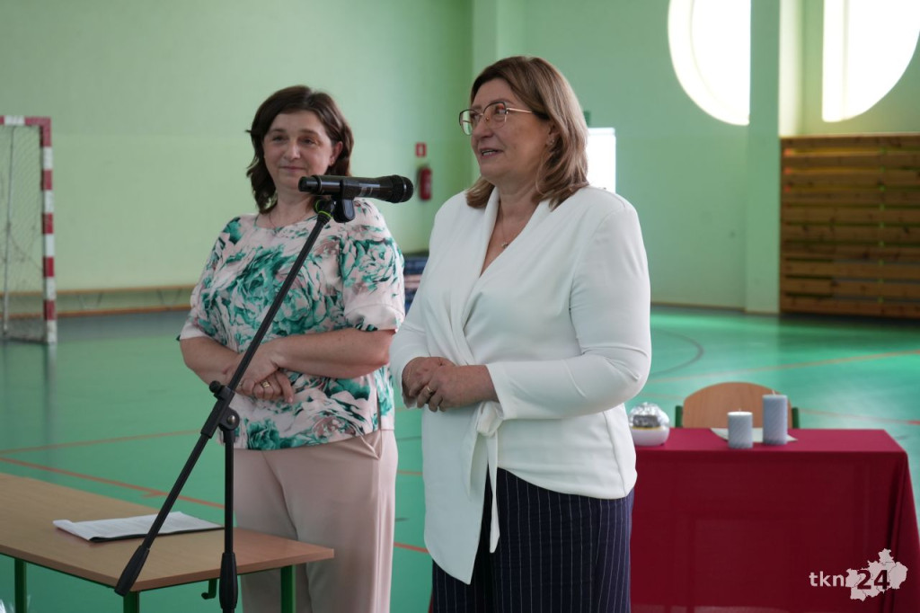 W Rudzie Malenieckiej pożegnano ósmoklasistów i wręczono stypendia wójta [wideo, zdjęcia]