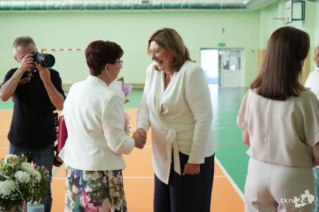 W Rudzie Malenieckiej pożegnano ósmoklasistów i wręczono stypendia wójta [wideo, zdjęcia]