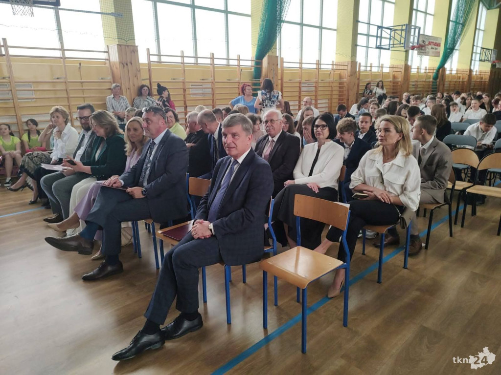 Wojewódzkie zakończenie roku szkolnego w Gowarczowie [wideo, zdjęcia]