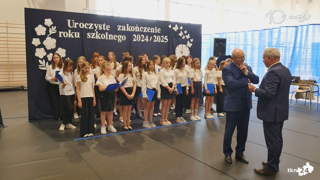 Ostatni dzwonek wybrzmiał. Czas na wakacje! [wideo,  zdjęcia]