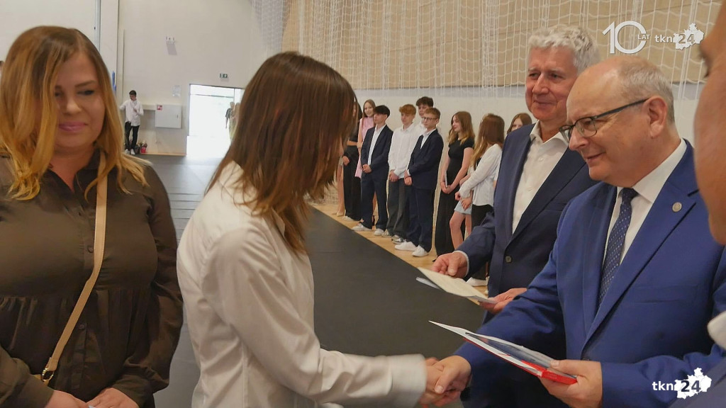 Ostatni dzwonek wybrzmiał. Czas na wakacje! [wideo,  zdjęcia]