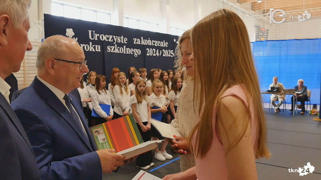 Ostatni dzwonek wybrzmiał. Czas na wakacje! [wideo,  zdjęcia]