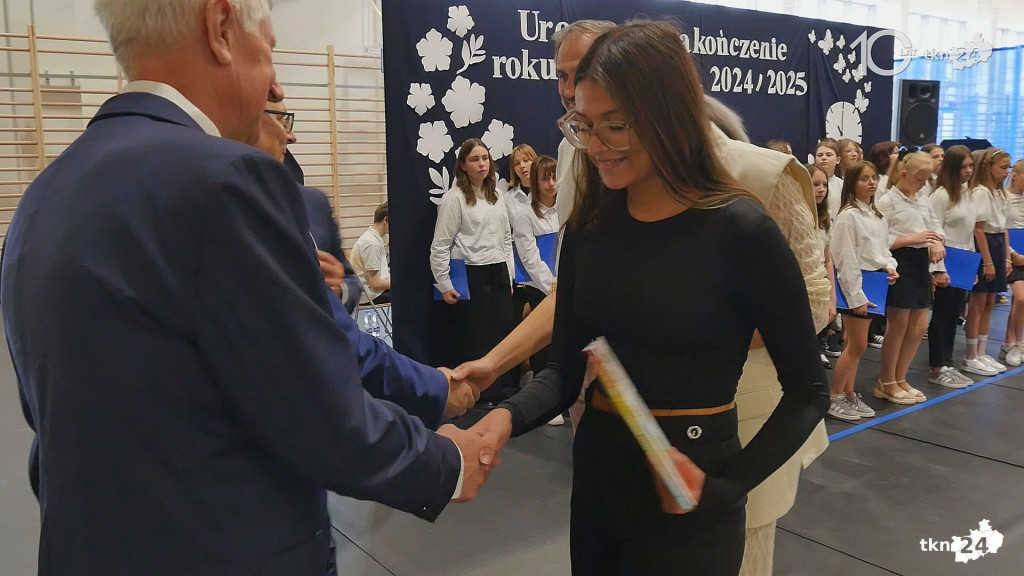 Ostatni dzwonek wybrzmiał. Czas na wakacje! [wideo,  zdjęcia]