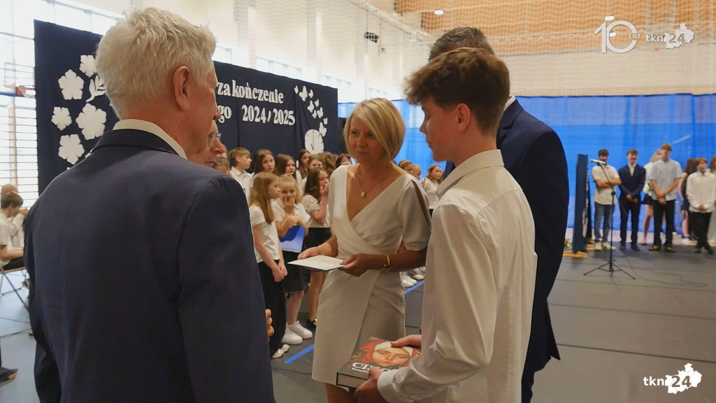 Ostatni dzwonek wybrzmiał. Czas na wakacje! [wideo,  zdjęcia]